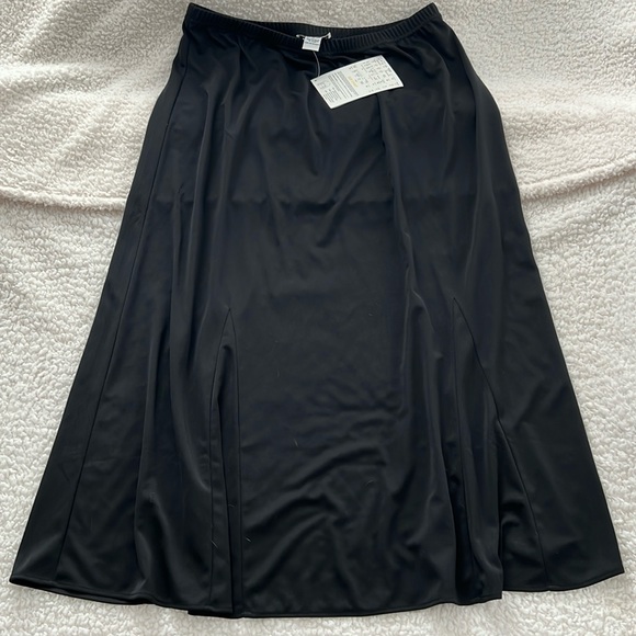 Victor Costa Black 100% Polyester A-Line Skirt - size 1X (37” Waist to Hem) - Picture 1 of 4